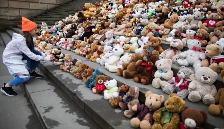 Apakah Hukum Menjadikan Teddy Bear Bantal Peluk